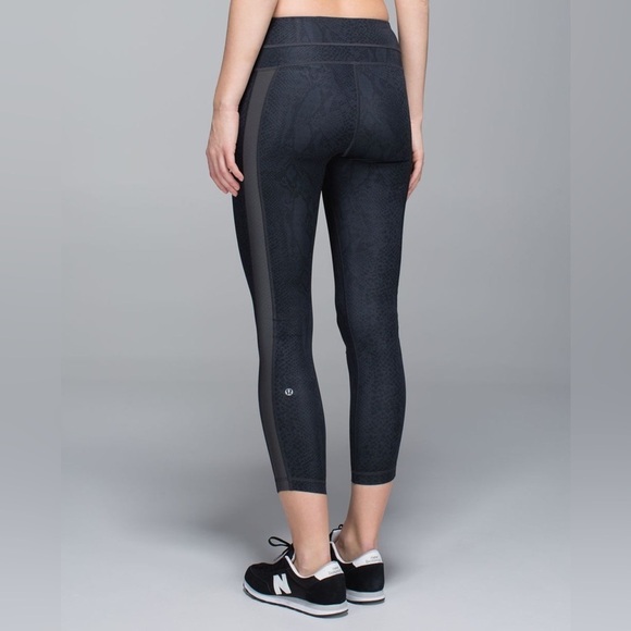 Lululemon Light Speed Tight *Full-On  Luxtreme size 4 - Picture 1 of 16